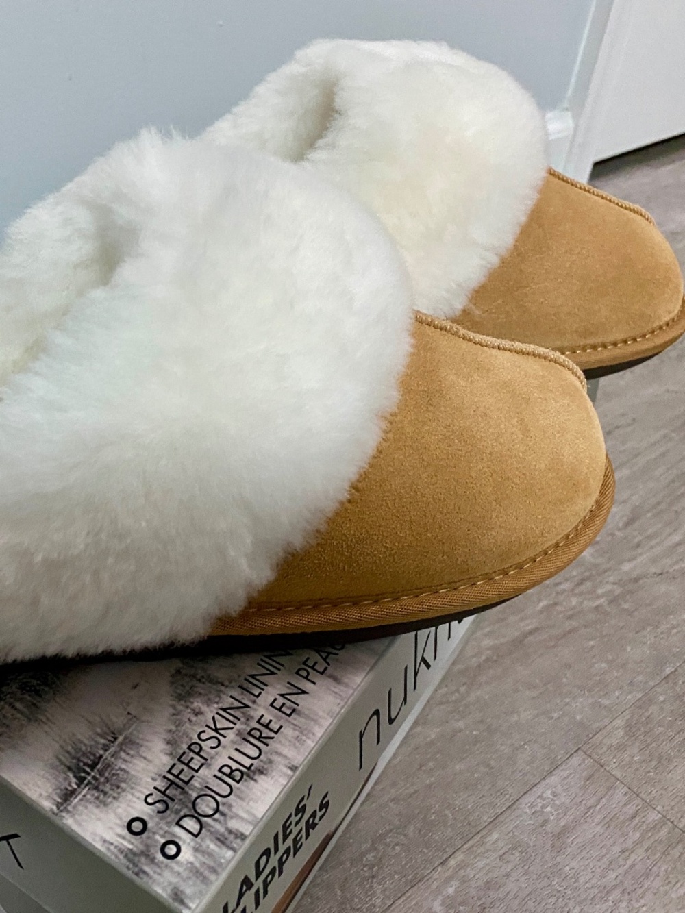 Ladies Nuknuuk Slippers Size 11 Suede Sheepskin NEW with Tags & Box - Picture 6 of 14